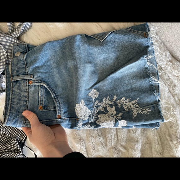 Embroidered denim skirt - Picture 3 of 3